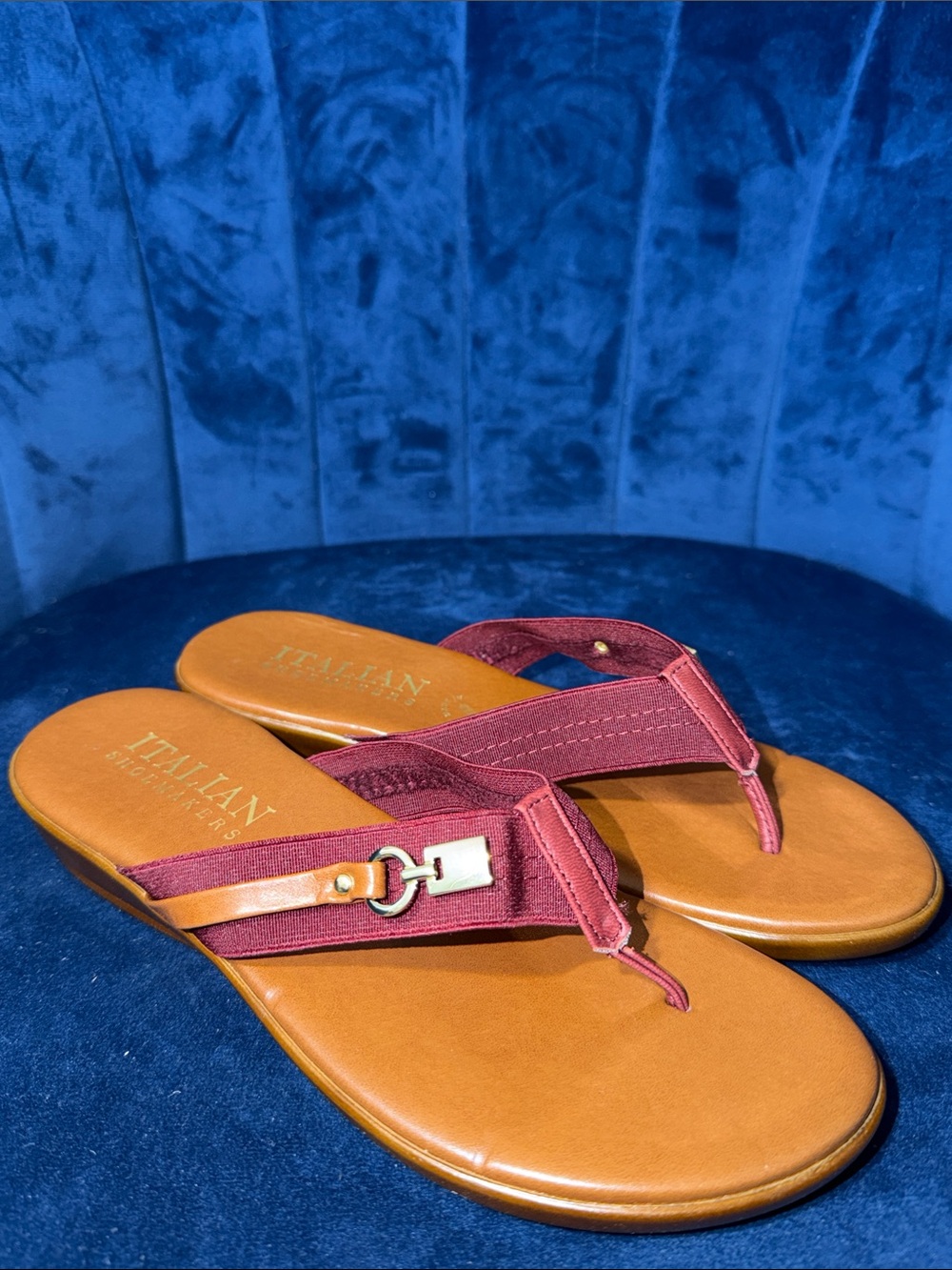 Italian Shoemakers Wine Red Thong Sandals with Gold/Leather Accents Size 8.5
